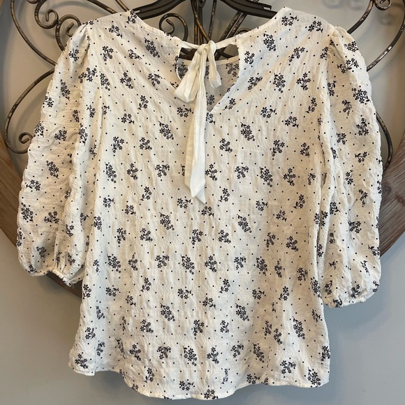 Fifty Street Floral / Polka Dot and Puckered Fabric Top - Picture 4 of 6